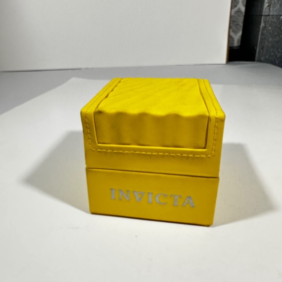 NIB INVICTA Men watch in Stainless Steel Black - Picture 3 of 11